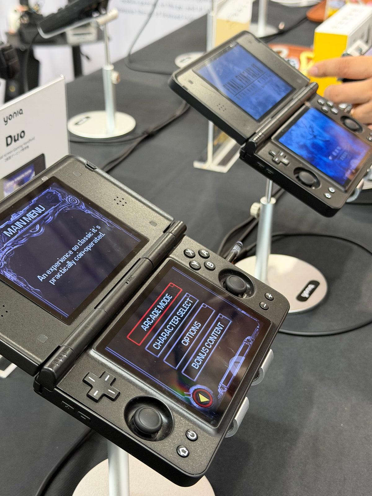 Visitors trying Yoniq GamePatch at gamescom